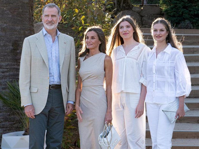 (I-D) El Rey Felipe VI; La Reina Letizia; La Infanta Sofía Y La Princesa Leonor, A Su Llegada Al Encuentro Con Premiados ‘Princesa De Girona’ De Ediciones Anteriores, En El Hotel Melíá De Lloret De Mar, A 9 De Julio De 2024, En Lloret De Mar.