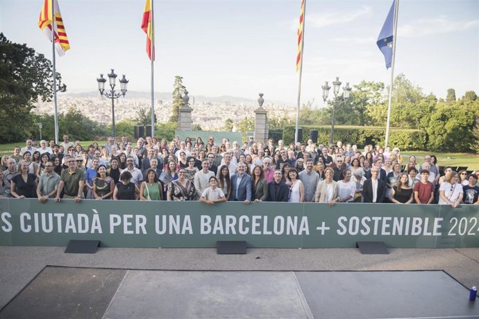 Firma del Compromís Ciutadà per una Barcelona + Sostenible 2024-2034