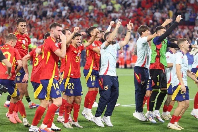 Munich: Munich , Germany 09.07.2024: Spanish players celebrate the victory at the end during the UEFA EURO 2024 semi-finals, football match between Spain vs France at Munich Football Allianz Arena,Image: 888612186, License: Rights-managed, Restrictions: *