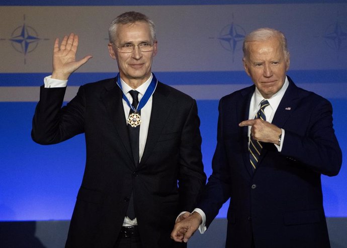 El secretario general de la OTAN, Jens Stoltenberg (izquierda), y el presidente de EEUU, Joe Biden (derecha)