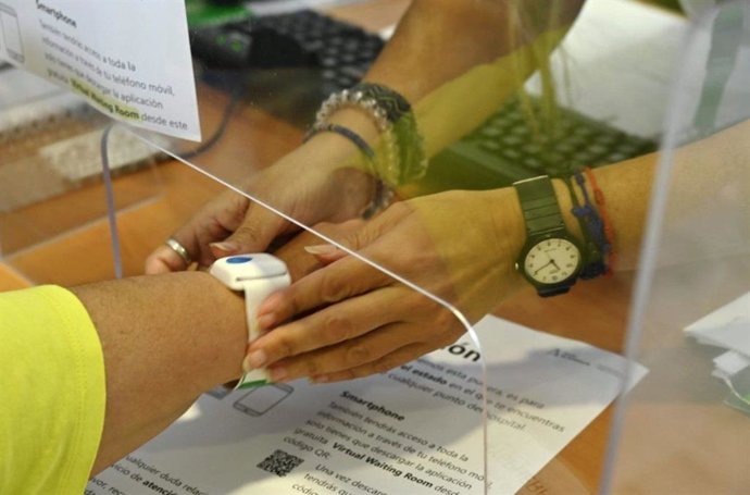 El Hospital Clínico de Málaga implanta un sistema de monitorización en tiempo real para conocer la ubicación y estado de los pacientes