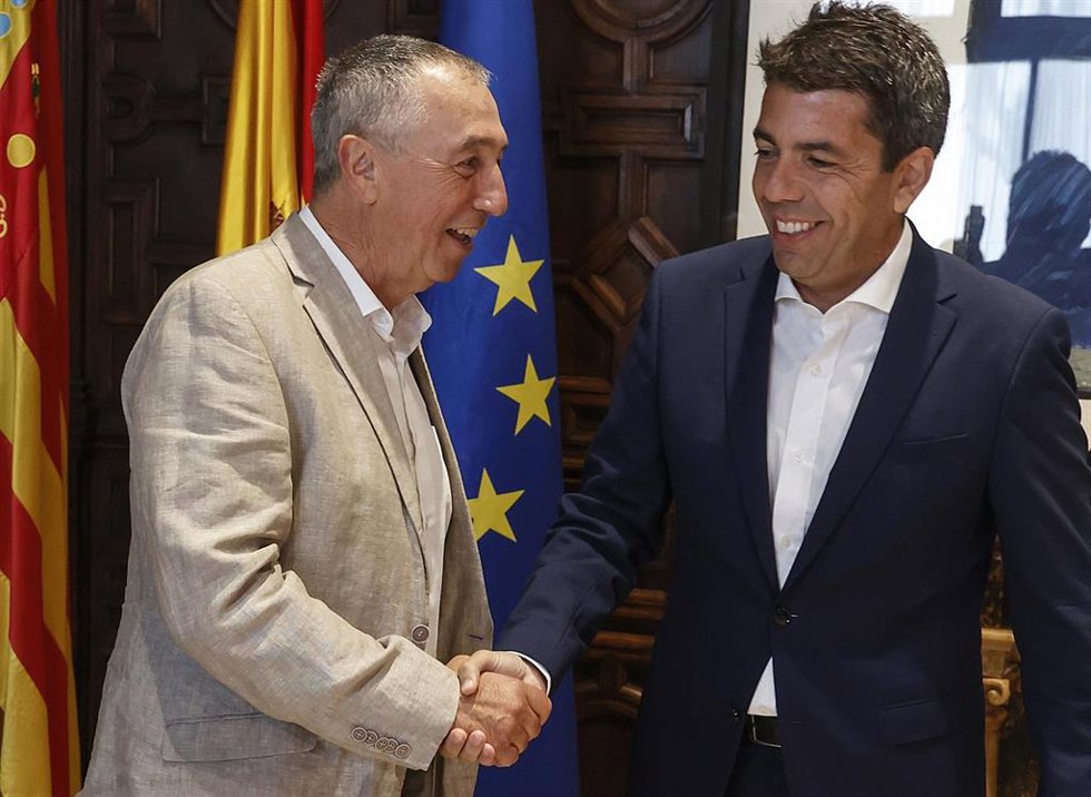 Archivo - Imagen de archivo de la reunión entre Joan Baldoví y Carlos Mazón