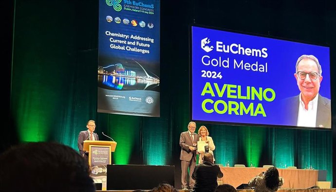 Avelino Corma, primer espanyol distingit amb la Medalla d'Or de la Societat Europea de Química