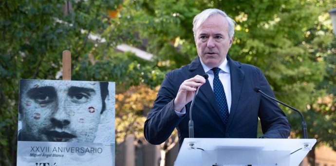 El presidente aragonés, Jorge Azcón, durante su intervención en el homenaje a Miguel Ángel Blanco