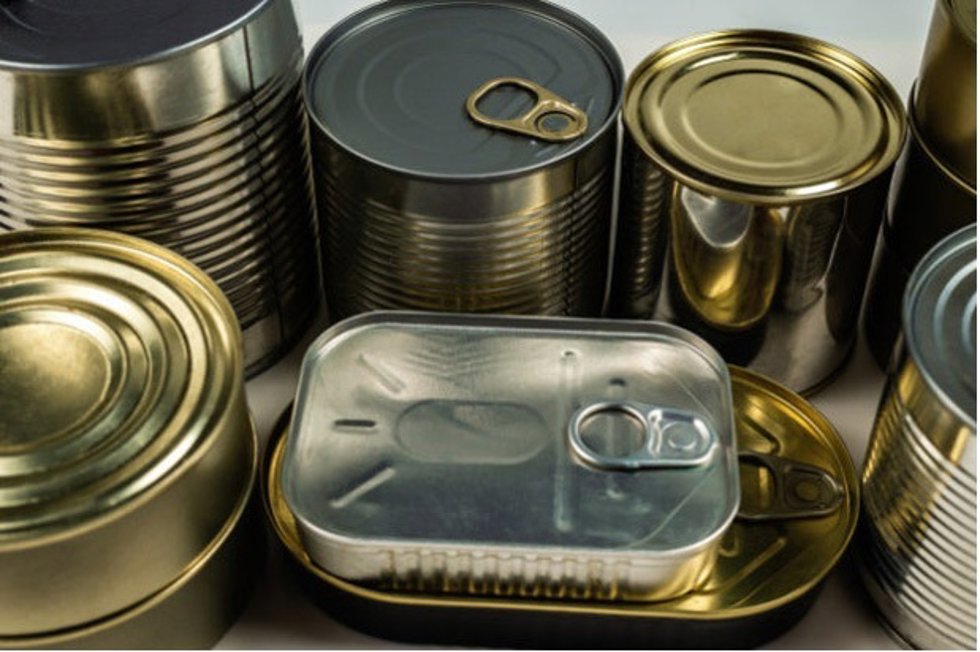 Archivo - Latas de metal