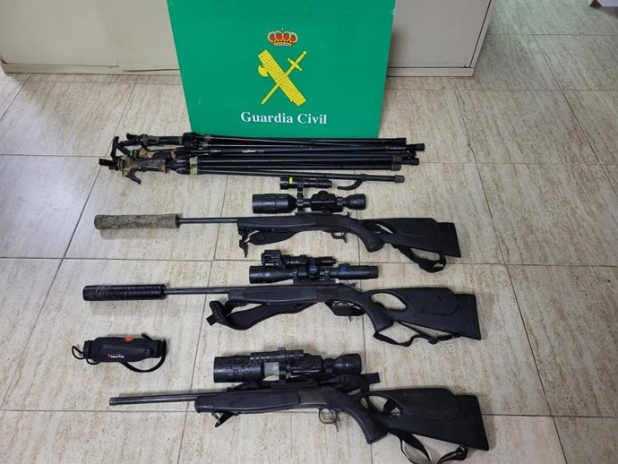 Armas aprehendidas por la Guardia Civil.