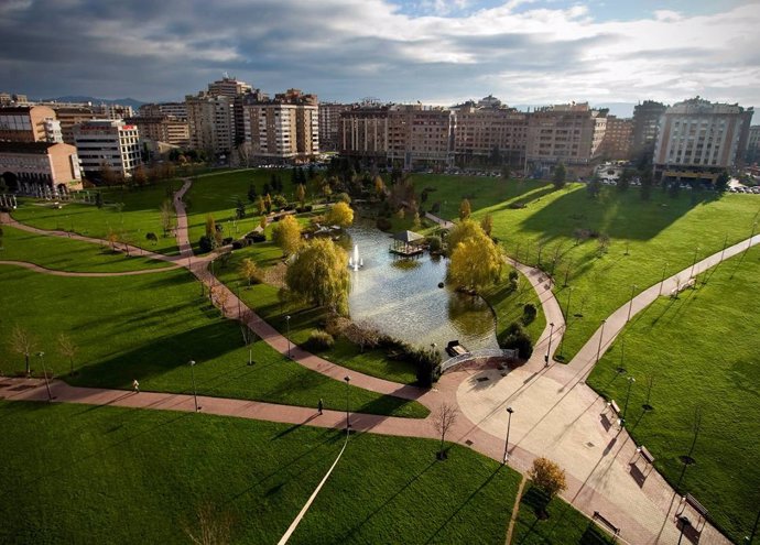 Imagen aérea del parque Yamaguchi de Pamplona.