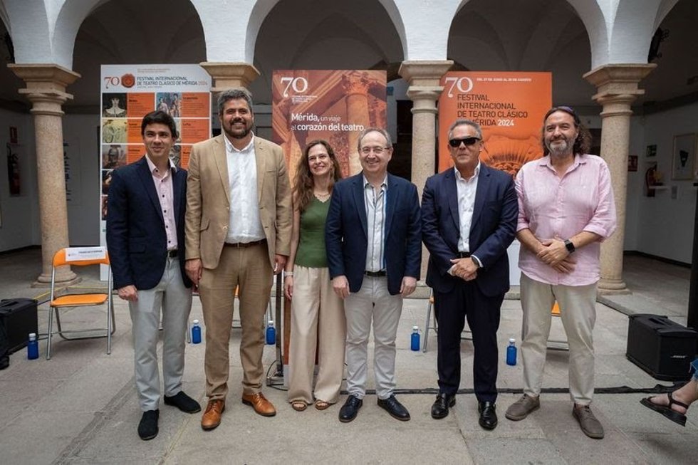 Responsables del Festival de Mérida y de la ONCE firman un acuerdo de colaboración