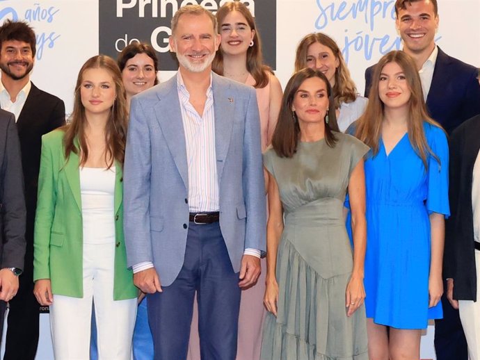 La Reina Letizia ha lucido un vestido alquilado en los actos previos a la entrega de los Premios Princesa de Girona