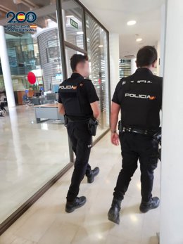 Agentes de Policía Nacional en Ibiza