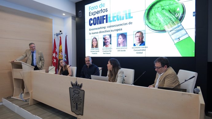 Mesa de expertos aborda el 'greenwashing' en un Foro de Expertos Confilegal.