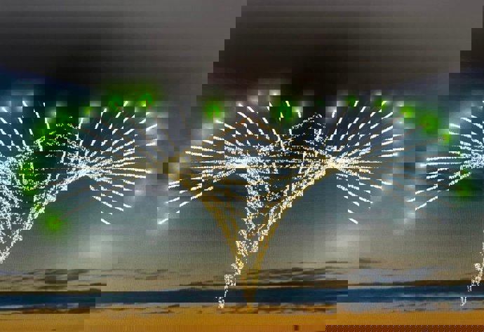 Un 'Cosmos' de luz y color inspirado en el escultor Andreu Alfaro iluminará este sábado el cielo de València