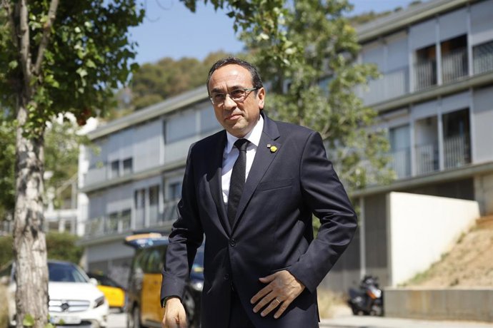 El presidente del Parlament, Josep Rull, llega al funeral de Marta Ferrusola, en el tanatorio de Sant Gervasi, a 10 de julio de 2024, en Barcelona, Catalunya (España). Marta Ferrusola, la esposa del expresidente de la Generalitat entre 1980 y 2003, Jordi 