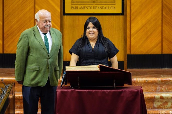 Mónica Morales toma posesión como nueva parlamentaria andaluza del PP-A.