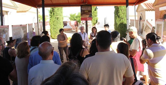 Jornada informativa en el cementerio municipal de Espartinas