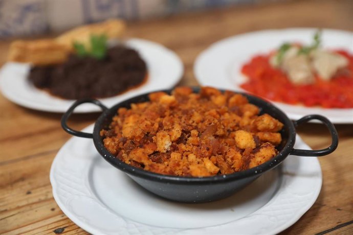 Archivo - Imagen de archivo de un plato de migas 