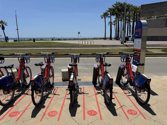 Aparcamientos +P en las estaciones de AMBici del área de Barcelona