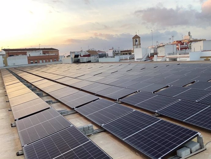 Placas fotovoltaicas instaladas por Lidl.