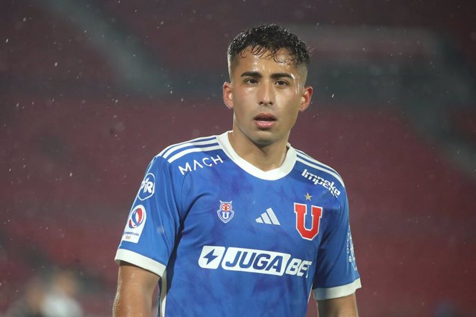 Futbol, Municipal Puente Alto vs Universidad de Chile. Copa Chile 2024. El jugador de Universidad de Chile Lucas Assadi es fotografiado contra Municipal Puente Alto durante el partido de Copa Chile disputado en el estadio Nacional en Santiago,