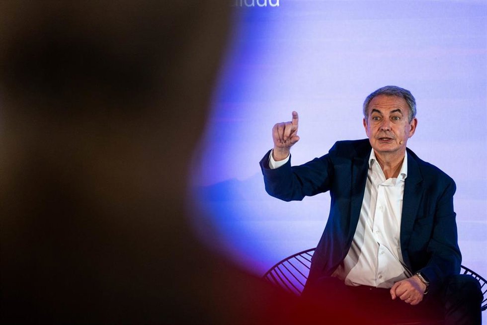 Archivo - El expresidente del Gobierno, José Luis Rodríguez Zapatero, durante la inauguración del 'II Encuentro de Mujeres Dirigentes organizado por UGT, en el Hotel PCM Alcalá, a 22 de mayo de 2024, en Alcalá de Henares, Madrid.