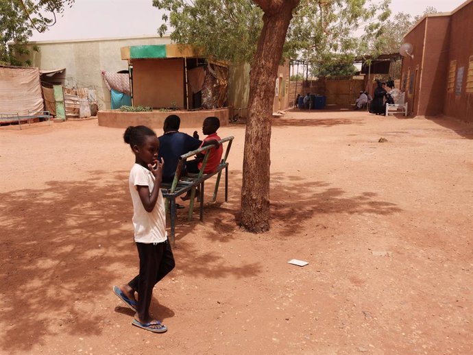 OMDURMAN, June 20, 2024  -- This photo taken with a mobile phone on June 19, 2024 shows Sudanese displaced children at a temporary accommodation center in Karari locality in Omdurman city, Sudan, June 19, 2024.   Sudan has been embroiled in a deadly confl