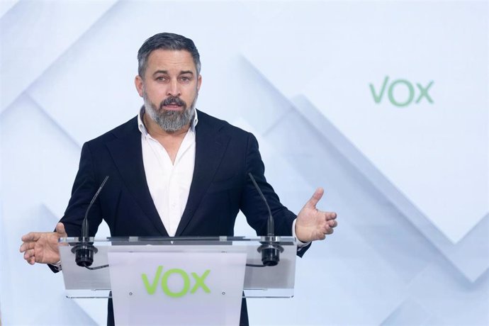 El líder de Vox, Santiago Abascal, durante una rueda de prensa posterior al Comité de Acción Política del partido, en la sede de VOX, a 8 de julio de 2024, en Madrid (España).