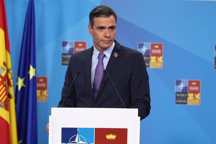 Archivo - El presidente del Gobierno de España, Pedro Sánchez, interviene en una rueda de prensa en la segunda y última jornada de la Cumbre de la OTAN 2022 en el Recinto Ferial IFEMA MADRID