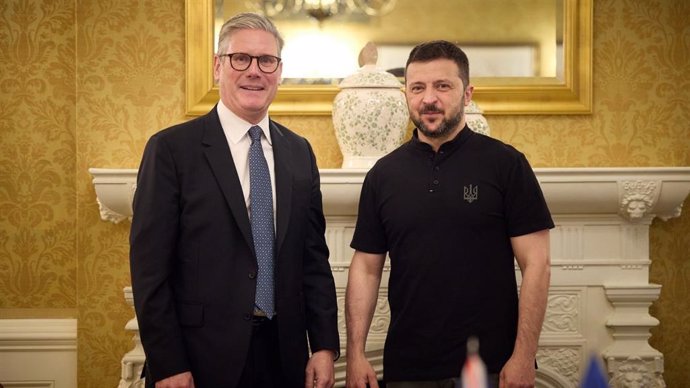 El primer ministro británico, Keir Starmer, y el presidente de Ucrania, Volodimir Zelenski, en Washington