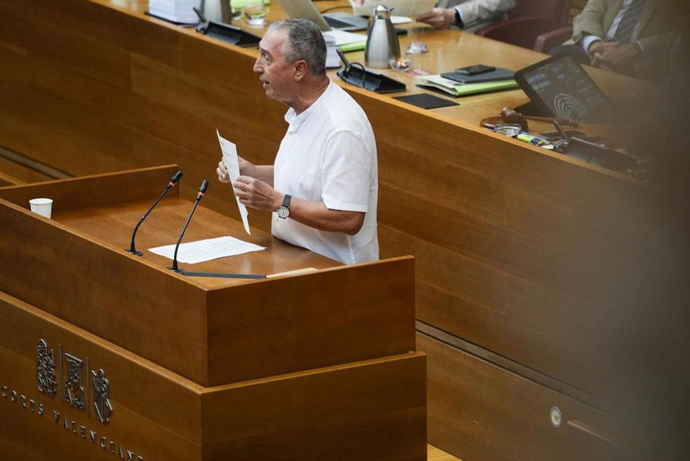 El diputado de Compromís en las Cortes valencianas, Joan Baldoví, interviene durante una sesión plenaria en Les Corts Valencianes, a 11 de julio de 202