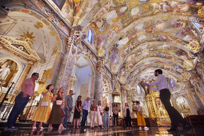 Visita als frescs de Sant Nicolás