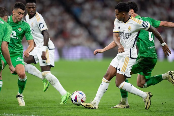 Archivo - Rodrygo Goes of Real Madrid in action during the Spanish League, LaLiga EA Sports, football match played between Real Madrid and Real Betis Balompie at Santiago Bernabeu on May 25, 2024, in Madrid, Spain.