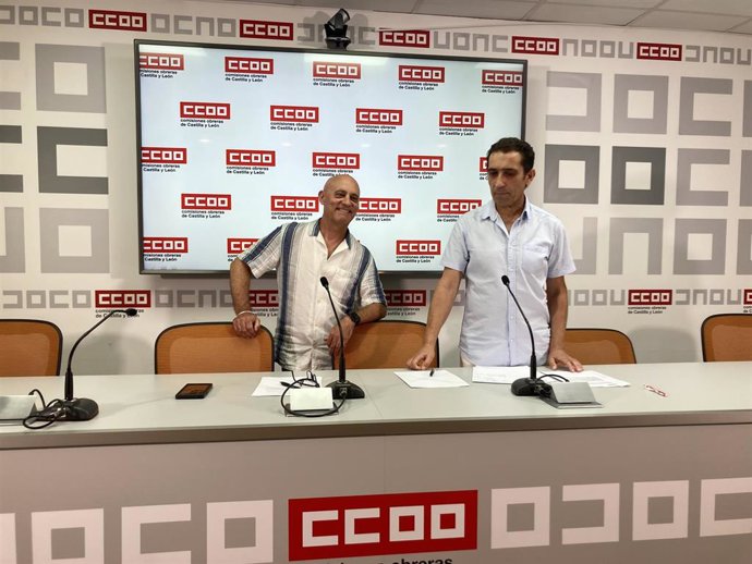 Fernando Fraile (i) y Vicente Andrés, antes de comparecer ante los medios.