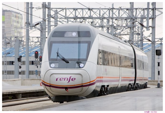 Archivo - Tren de Renfe