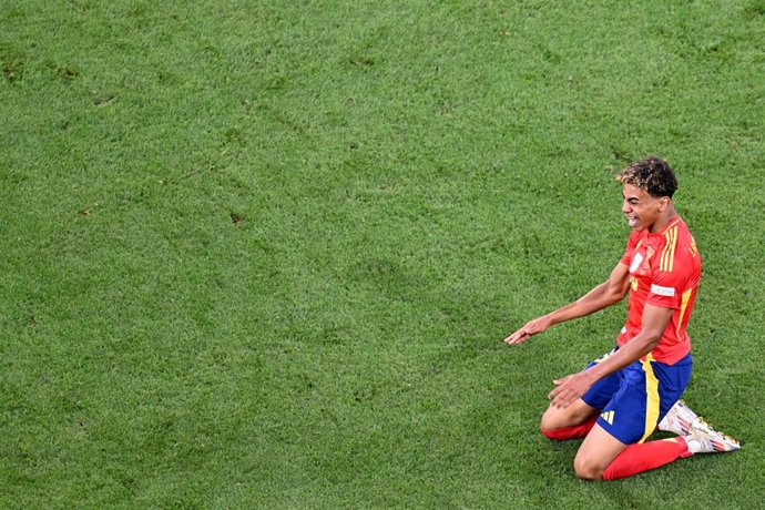 09 July 2024, Bavaria, Munich: Spain's Lamine Yamal celebrates after his goal during the UEFA Euro 2024 Semi-final soccer match between Spain and France at Munich Football Arena. Photo: Sven Hoppe/dpa