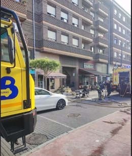 Archivo - Incendio en una panadería situada en la calle Pablo Iglesias 11 de Piedras Blancas.