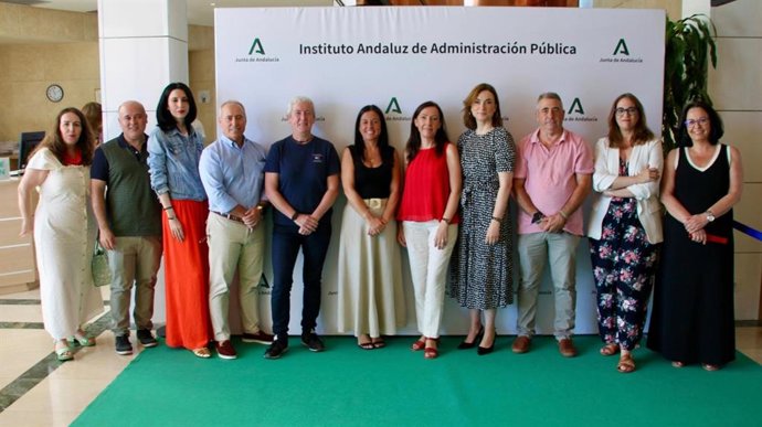 Participantes de la jornada técnica de trabajo que ha abordado los problemas, necesidades y retos a los que se enfrentan los autónomos en su actividad profesional en el marco del Peata