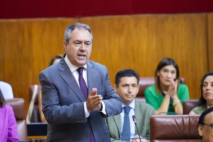 El secretario general del PSOE A, Juan Espadas, interviene en la segunda jornada del Pleno del Parlamento andaluz. A 11 de julio de 2024, en Sevilla (Andalucía, España). Segunda jornada de Pleno, con Sesión de Control al Gobierno y preguntas de los grupos