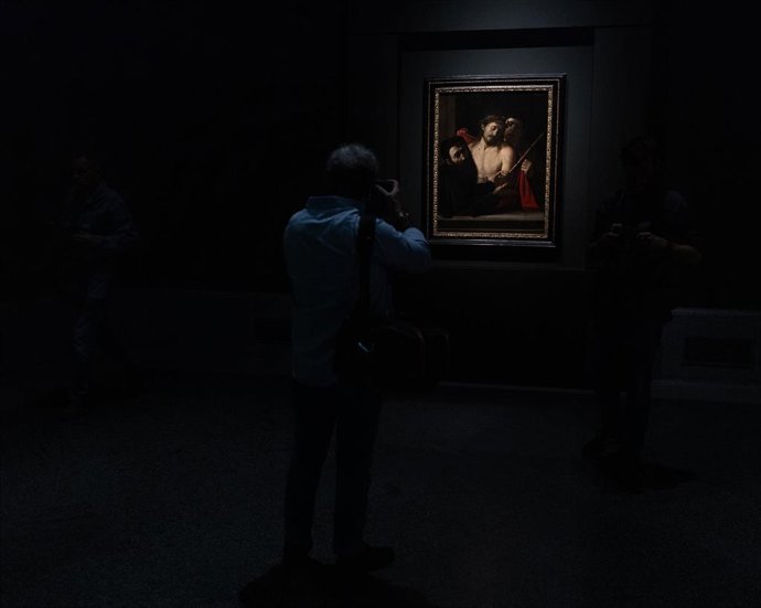 Archivo - La obra del ‘Ecce Homo’ de Caravaggio, en el Museo Nacional del Prado, a 27 de mayo de 2024, en Madrid (España). El nuevo propietario de Ecce Homo de Caravaggio, Colnagui ha cedido en préstamo temporal -nueve meses- esta obra maestra al Museo Na
