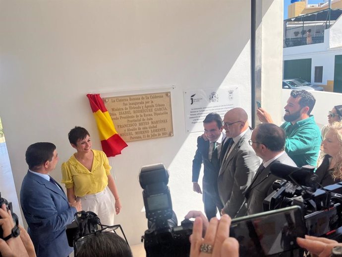 Isabel Rodríguez durante la inauguración de la cisterna de La Calderona (Jaén).