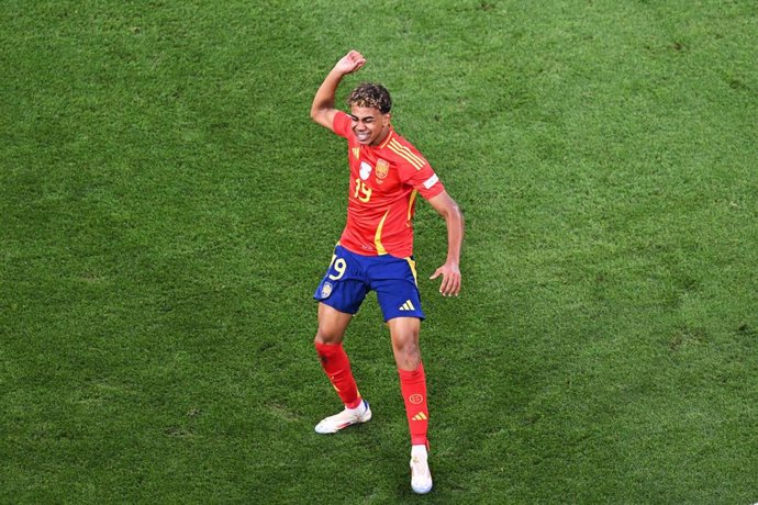 09 July 2024, Bavaria, Munich: Spain's Lamine Yamal celebrates his goal during the UEFA Euro 2024 Semi-final soccer match between Spain and France at Munich Football Arena. Photo: Sven Hoppe/dpa