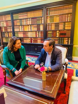 Reunión de la eurodiputada del PP Carmen Crespo con el presidente de Asaja, Pedro Barato.