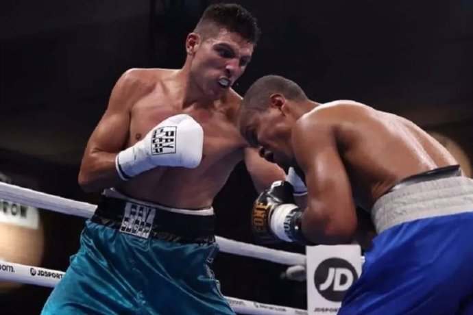 Cristóbal Lorente, durante un combate de boxeo.