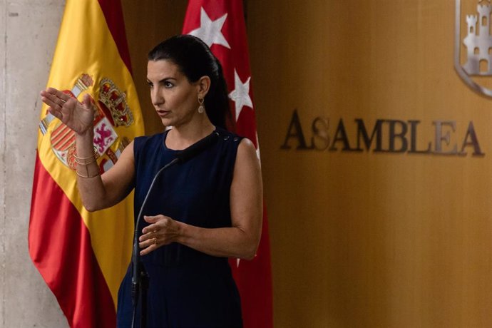 La portavoz de VOX en la Asamblea de Madrid, Rocío Monasterio, ofrece una rueda de prensa durante un pleno en la Asamblea de Madrid, a 20 de junio de 2024, en Madrid (España).