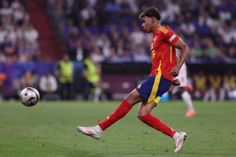 Lamine Yamal durante la semifinal de la Eurocopa contra Francia