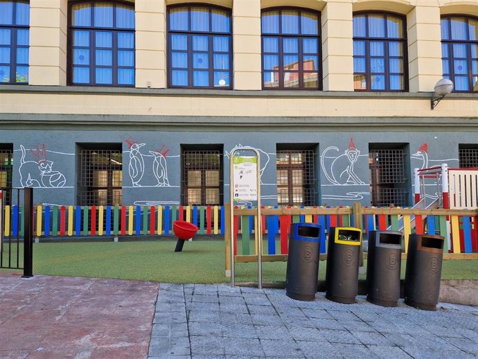 Nuevas áreas de juego de las escuelas de Uribarri de Bilbao