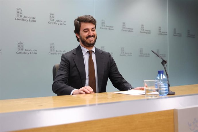 Juan García -Gallardo Comparece Para Hablar Sobre La Ruptura Del Pacto De Gobierno De Castilla Y León Y Anunciar Su Dimisión.