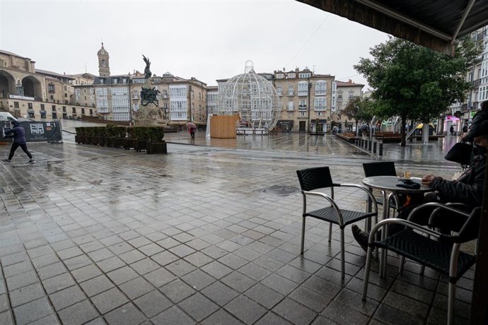 Archivo - Imagen del centro de Vitoria