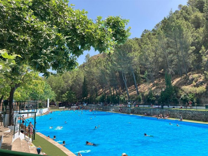 Archivo - La piscina natural de Armujo será uno de los enclaves de los que podrán disfrutar los menores ucranianos en sus vacaciones en Orcera