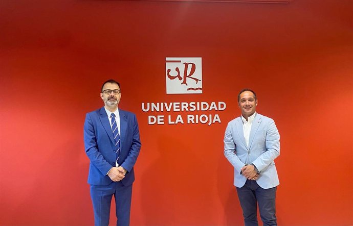 El vicerrector de Investigación e Internacionalización de la Universidad de La Rioja, Eduardo Fonseca Pedrero, y el viceconsejero de Educación, Universidades y Formación Profesional del Gobierno de La Rioja, Miguel Ángel Fernández Terroba