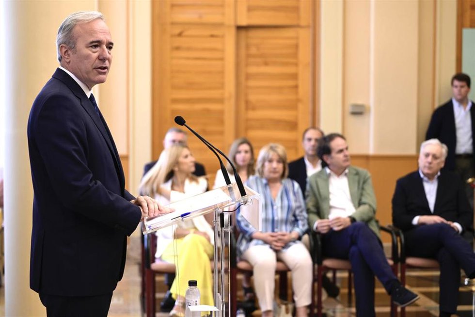 Jorge Azcón informa sobre las modificaciones realizadas en el Gobierno de Aragón tras la renuncia de Vox
